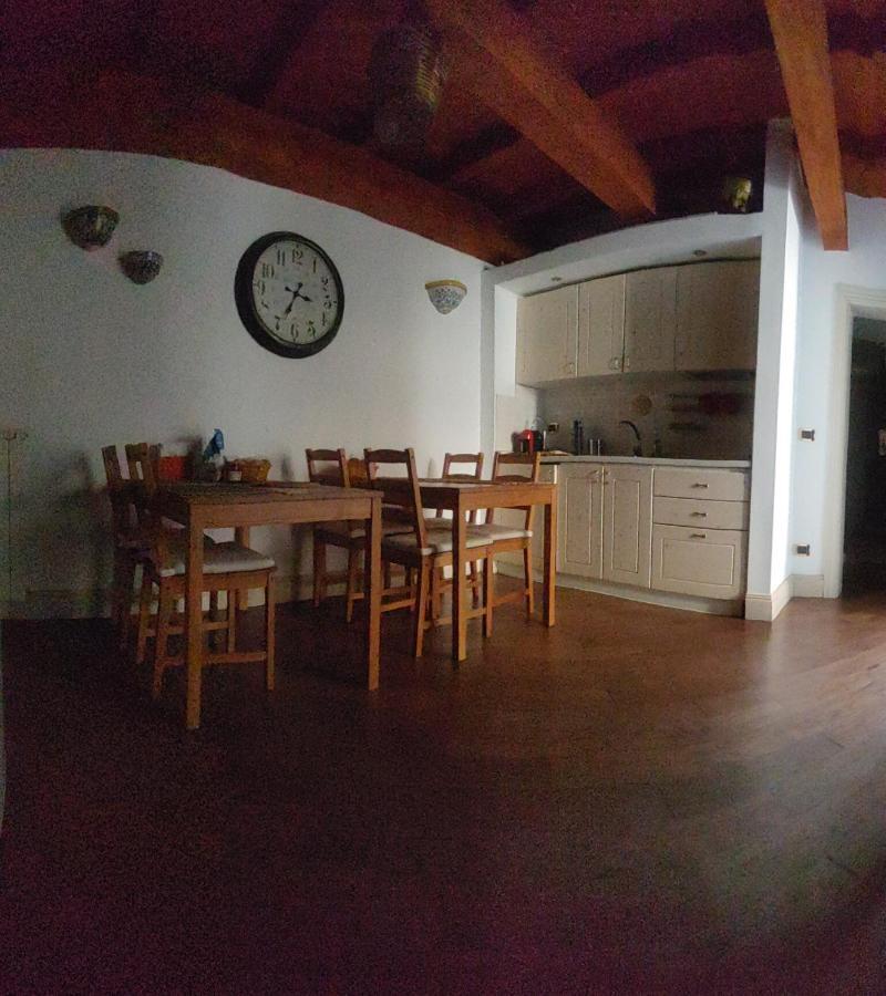 Appartamento A Centro Storico Di CTA Exteriör bild